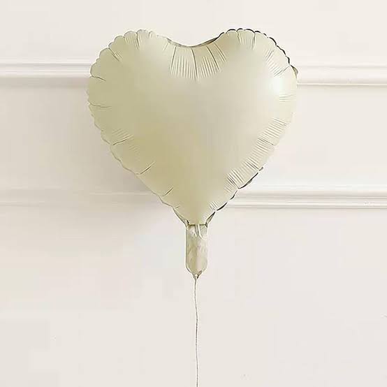 18" Heart: White Sand
