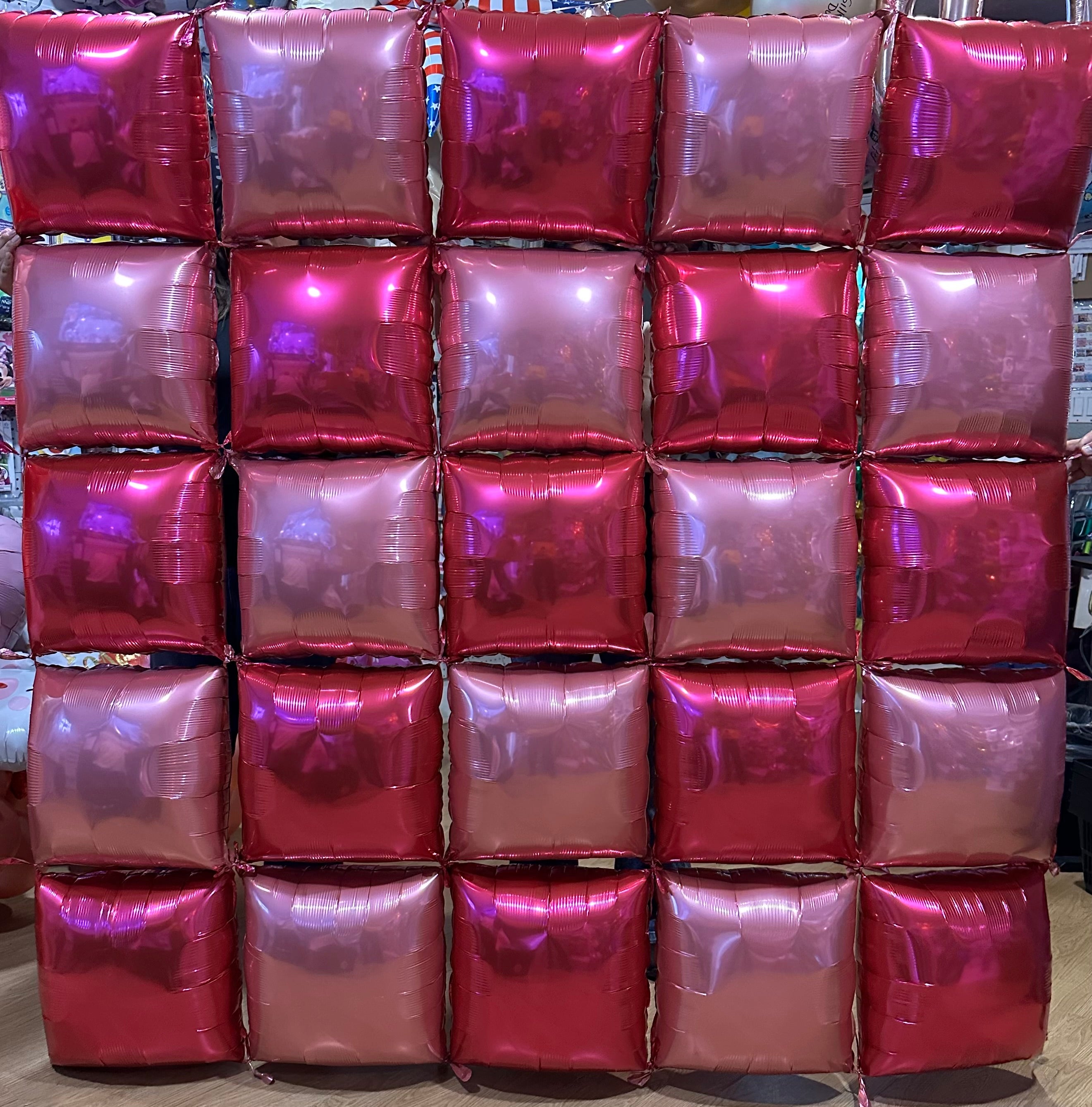 Square Balloon Wall: Hot Pink/Light Pink 25pcs